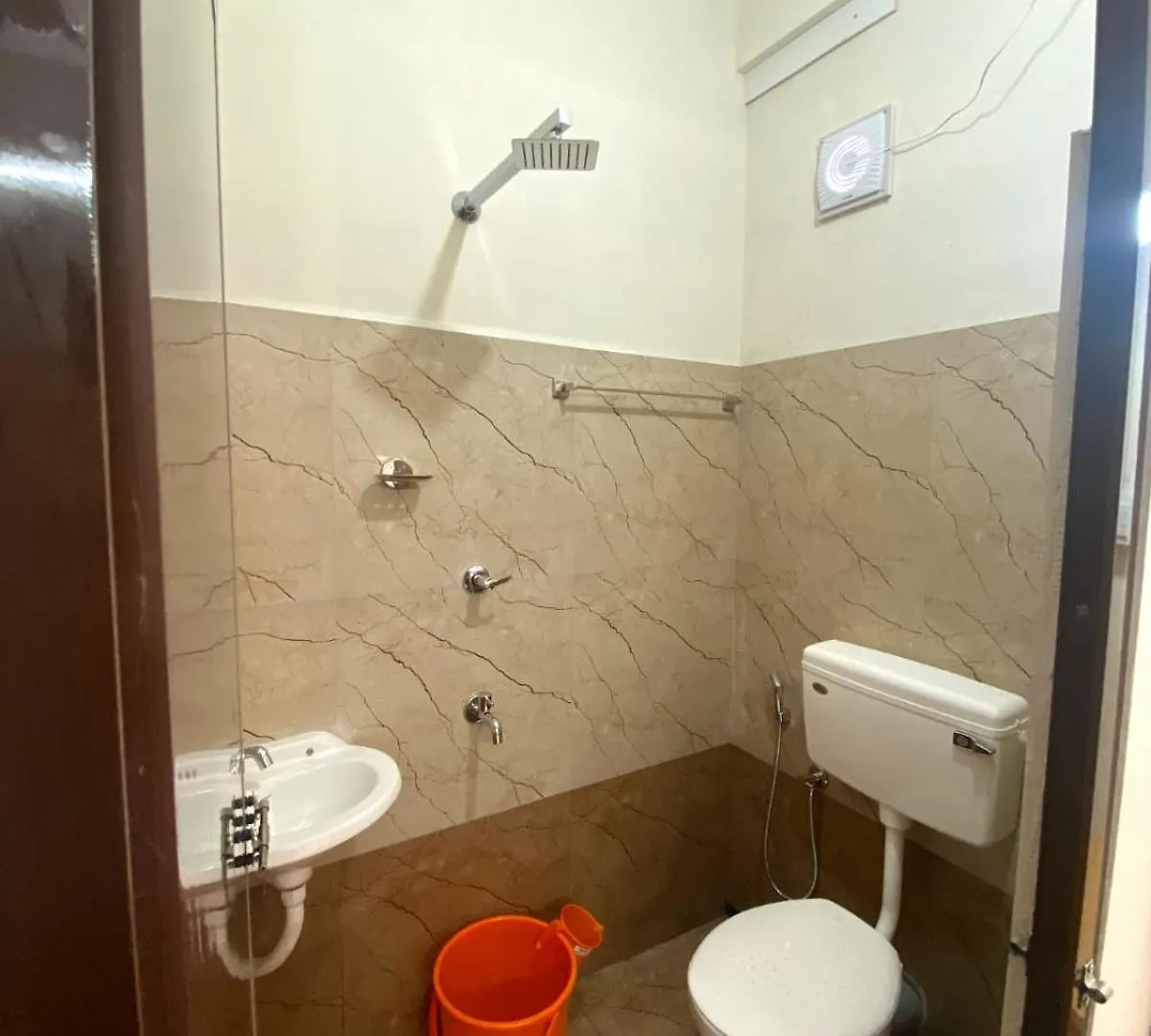 Elsa Residency Lodge Ac And Non Ac Kumbalam